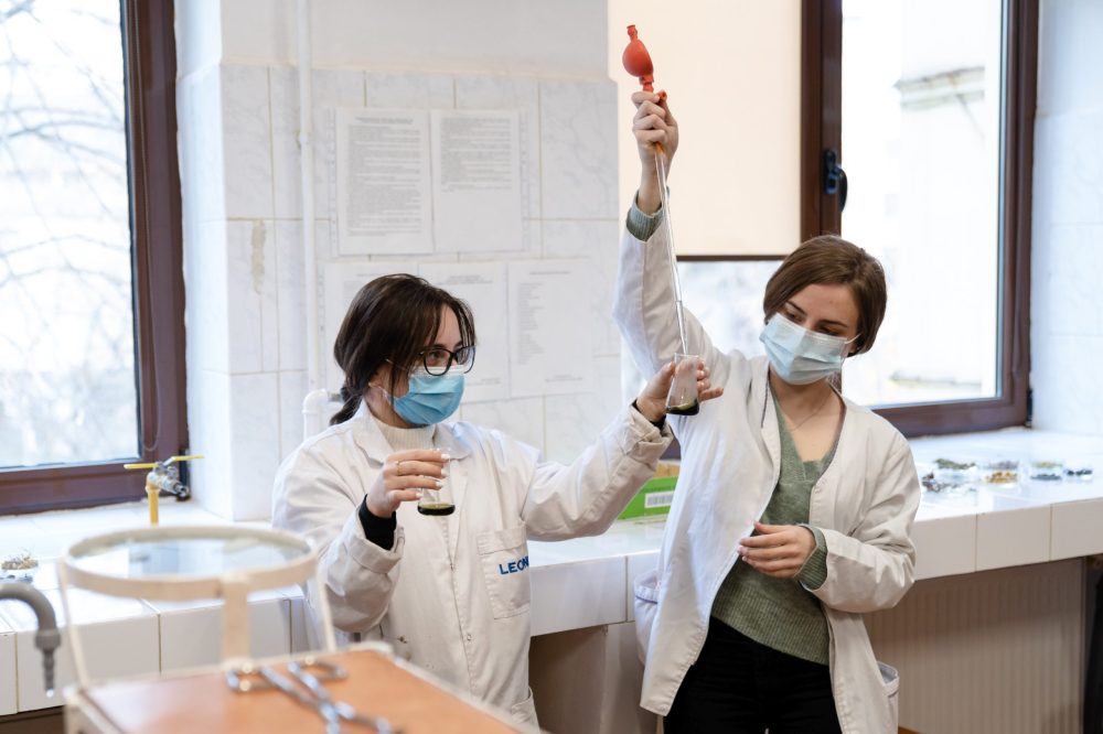 2021.12.03 - Laboratorul calator, Fac de chimie - 200